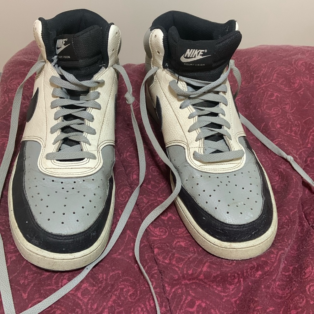 Nike sports shoes